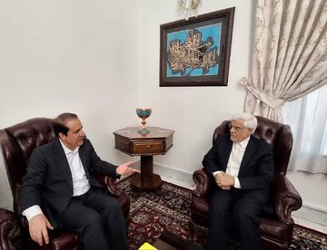 عارف در دیدار استاندار بر تکمیل طرح‌های نیمه تمام ایلام تاکید کرد