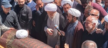فیلم| مراسم تشییع امام جمعه اسبق کازرون