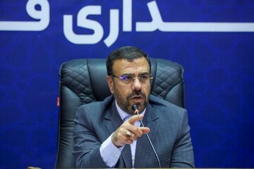 استاندار فارس: تحقق شعار سال بدون مبارزه با قاچاق کالا و ارز ممکن نیست