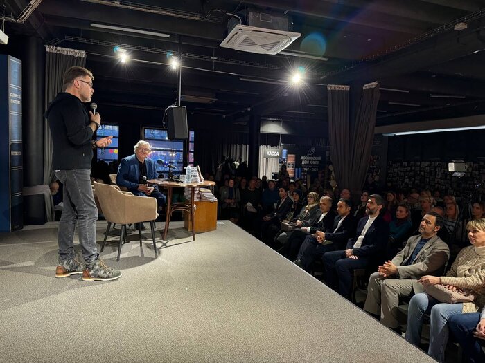 В Москве презентовали роман "Шакалам льва не одолеть" о Касеме Сулеймани