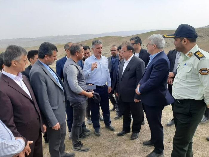 آغاز مبارزه با آفت ملخ‌ مراکشی در مراوه‌تپه با دستور استاندار گلستان