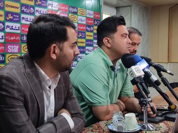 سرمربی چادرملو اردکان: مقابل تراکتور صدرنشین، خوب بازی کردیم + فیلم