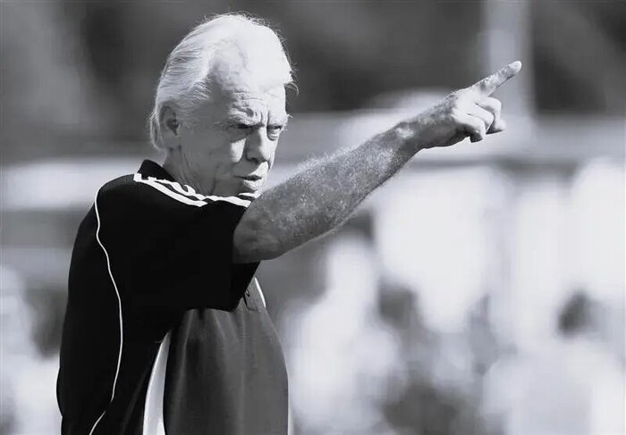 بازگشت پرسپولیس به کورس قهرمانی در روز عذرخواهی باشگاه استقلال از هواداران