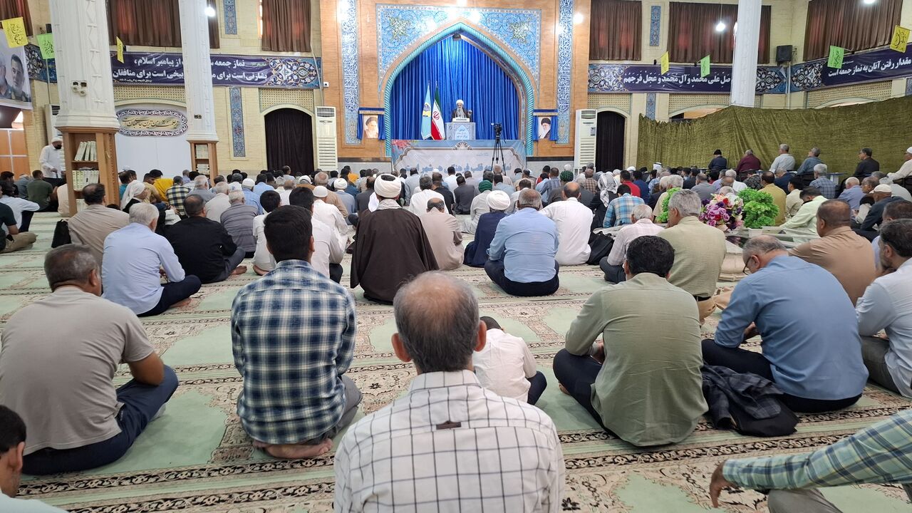 امام جمعه آبادان: لایروبی دهانه اروند رونق اقتصادی را به آبادان برمی‌گرداند