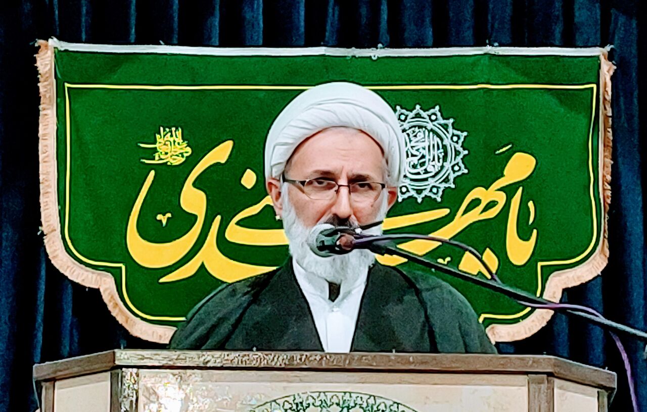 امام جمعه گلپایگان: پذیرش مذاکره غیرمستقیم، گواه صلح طلبی کشورمان در جهان است