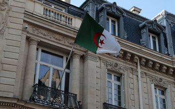 La France viole les conventions internationales et arrête un agent consulaire d’Algérie