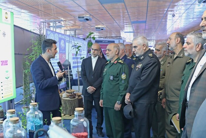 وزیر دفاع: اتکا در حوزه تولید و تأمین امنیت غذایی و کالاهای اساسی به کشور کمک کرده است