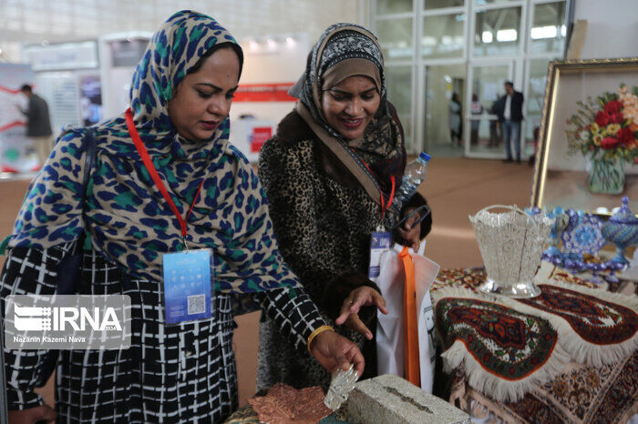 برلمانية ايرانية:نشهد توسعا ملحوظا للعلاقات الاقتصادية بين سيدات الاعمال الإيرانيات والعراقيات برلمانية ايرانية:نشهد توسعا ملحوظا للعلاقات الاقتصادية بين سيدات الاعمال الإيرانيات والعراقيات