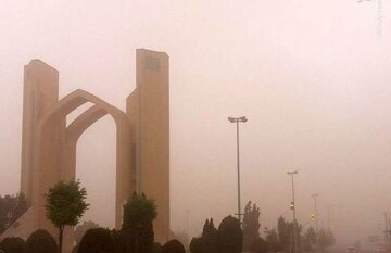 توفان با سرعت ۱۰۸ کیلومتر بر ساعت مهریز یزد را درنوردید