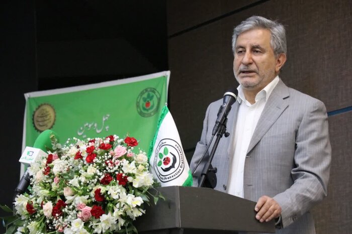 معاون وزیر جهاد کشاورزی: سموم با رعایت بالاترین استاندارد جهانی در کشور مصرف میشود