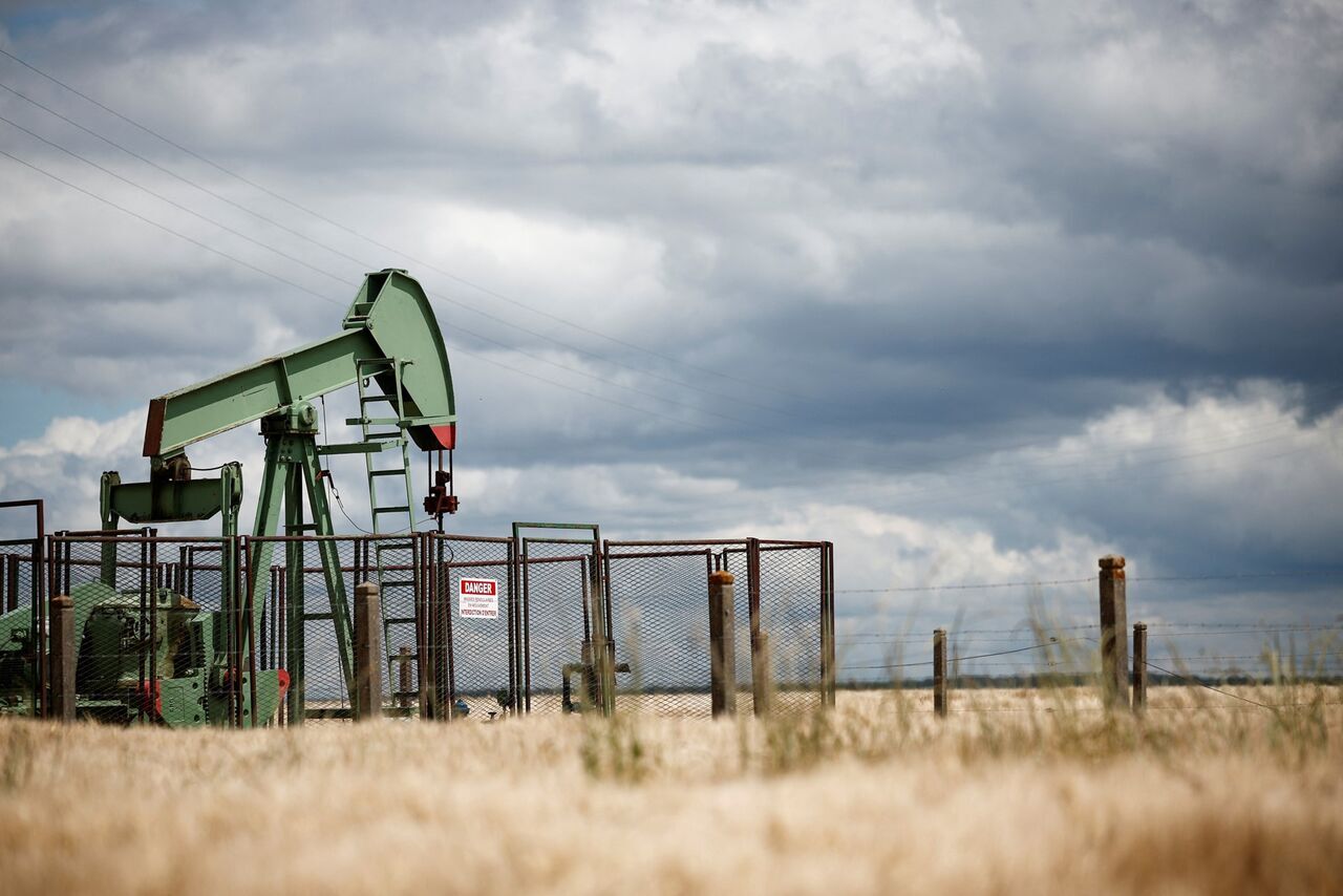 Iran and Russia discuss developing oil cooperation
