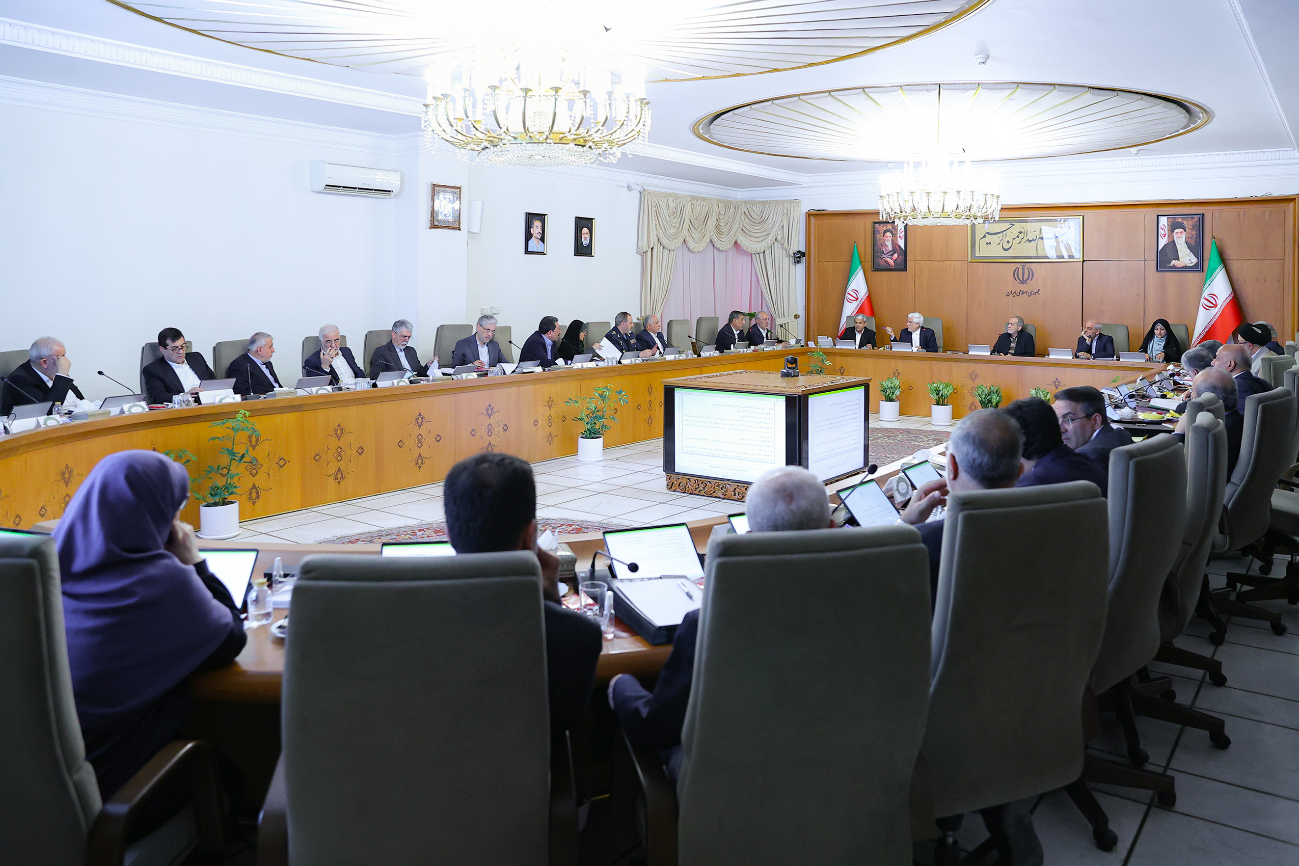 پزشکیان: امور کشور معطل مذاکرات نیست