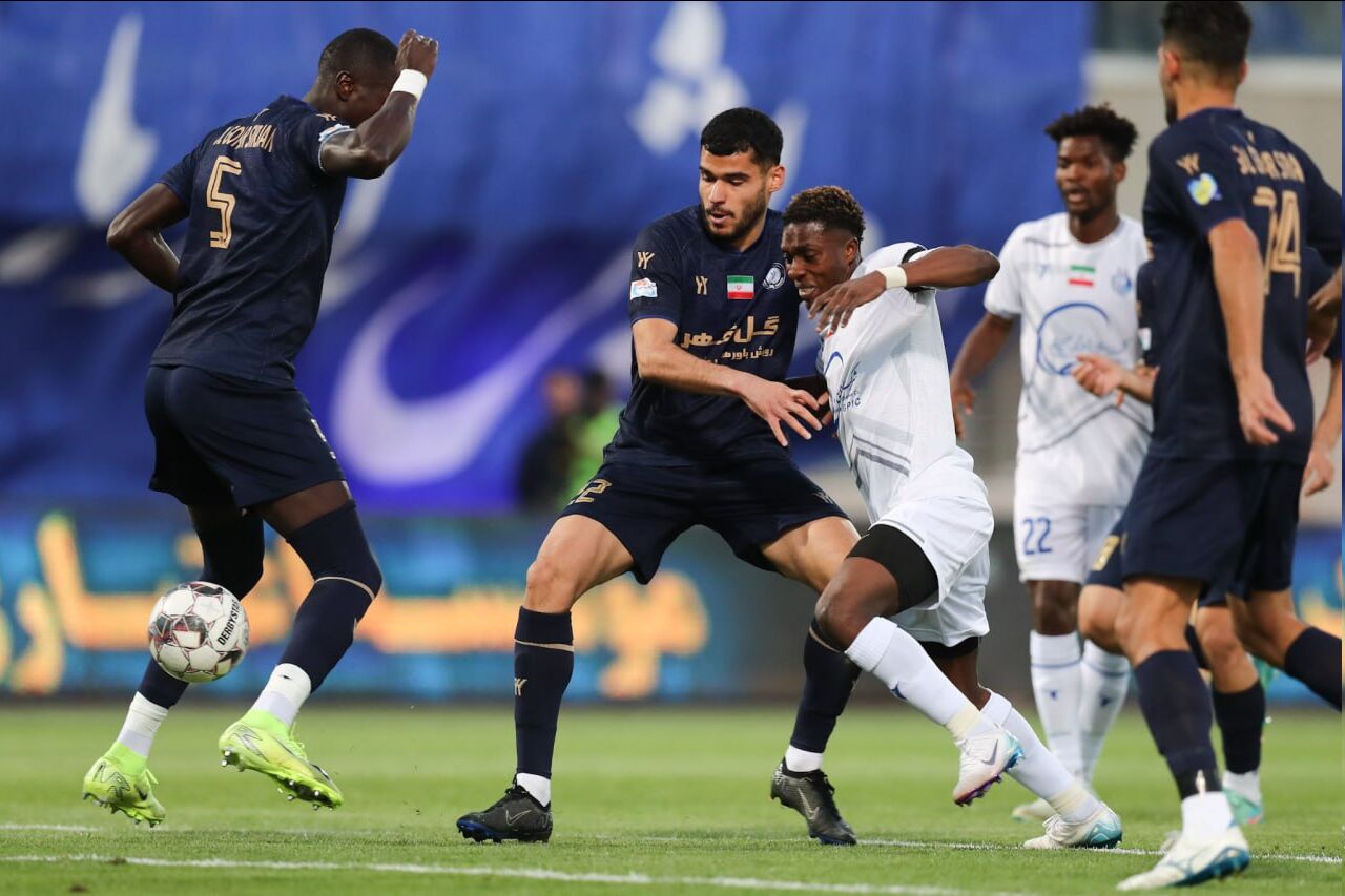 «حسینی» و «پنالتی» به داد استقلال رسیدند؛ پایان کابوس سقوط در سیرجان؟! «حسینی» و «پنالتی» به داد استقلال رسیدند؛ پایان کابوس سقوط در سیرجان؟!