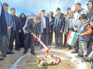 آغاز عملیات اجرایی مدرسه روستای "کهارد" رزن