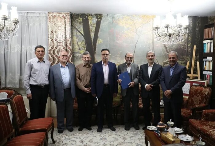 دیدار وزیر علوم با دکتر نجفقلی حبیبے استاد پیشکسوت دانشگاه تهران