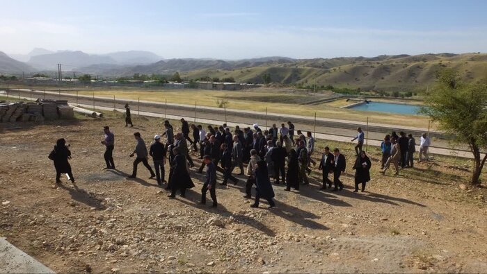 طرح آبرسانی به سه هزار هکتار از اراضی دشت خان احمد و امامزاده جعفر گچساران شتاب گیرد