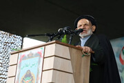 امام جمعه بیرجند: جهاد و دفاع در برابر دشمن واجب است