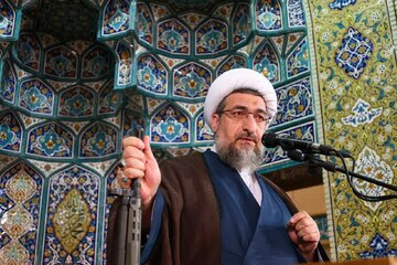 امام جمعه تبریز: شرطی کردن مذاکرات خیانت به ملت و کشور است