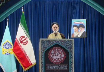 ارتش و سپاه ایران باید توان دفاعی خود را تقویت کنند