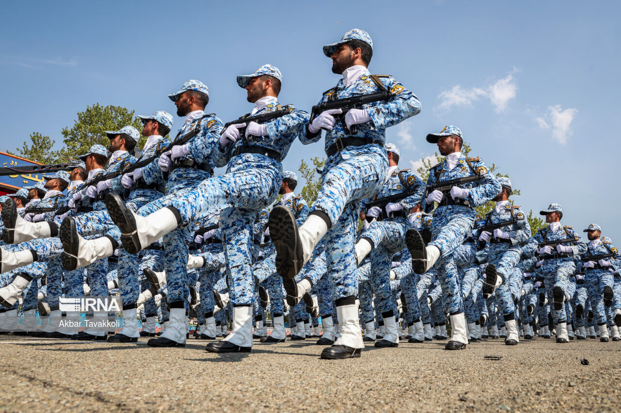 مراسم گرامیداشت روز ارتش با حضور رئیس جمهور آغاز شد مراسم گرامیداشت روز ارتش با حضور رئیس جمهور آغاز شد