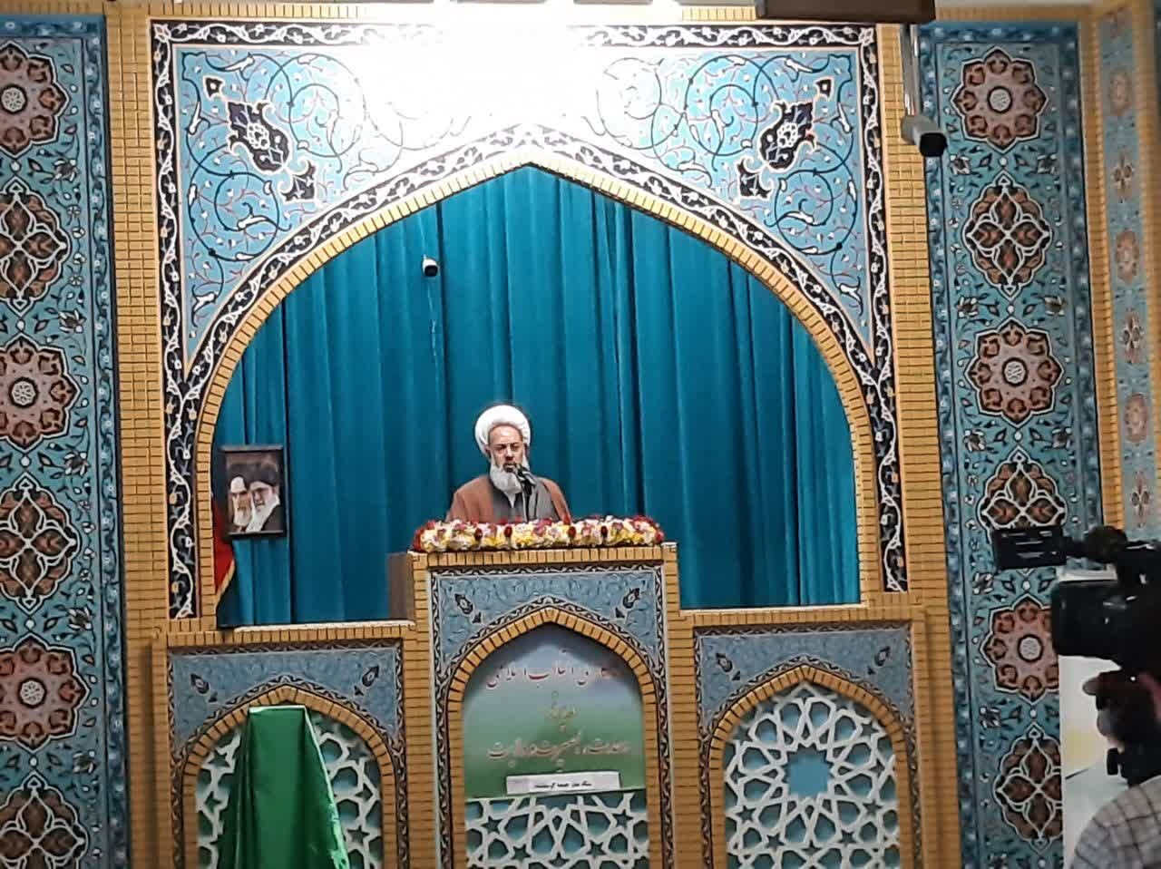امام جمعه موقت کرمانشاه: وحدت و مقاومت مهم‌ترین سرمایه ملت ایران در برابر دشمنان است
