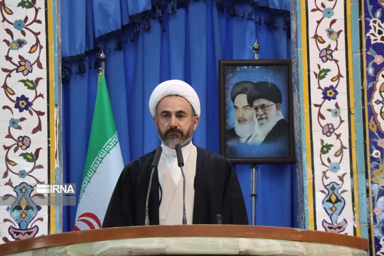 امام جمعه ایلام: وحدت، پاسخ محکم ملت ایران به تهدیدات دشمنان است