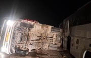 برخورد اتوبوس با کامیون در کرمان به خیر گذشت/ حال مصدومان مساعد است