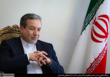 Pourparlers Iran - États-Unis : Le Conseiller de l’Ayatollah Khamenei confirme la pleine autorité d’Araghchi