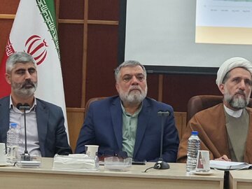 نماینده قزوین: منفعت برخی‌ها در نفاق و اختلاف است