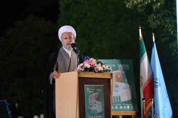 امام جمعه شیراز : خوب فهمیدن سعدی در گرو آشنایی با وحی، قرآن و حدیث است
