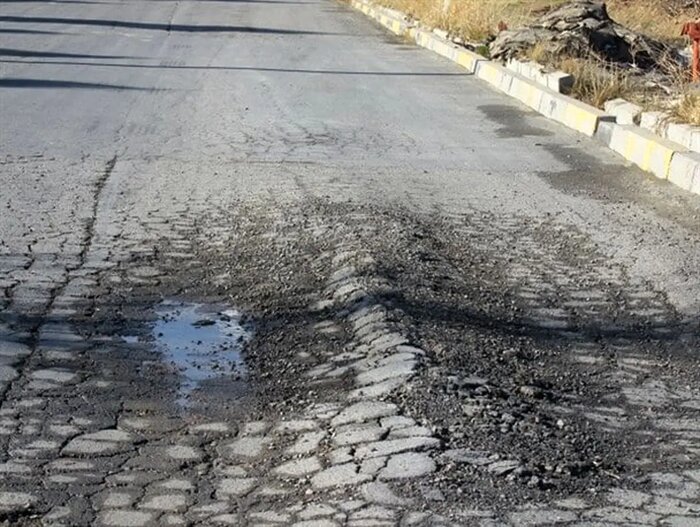 چاله های خیابانی در ارومیه