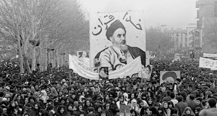 سردبیر دنیای سخن: هم از شاملو مطلب داشتیم، هم از خلخالی (۳)