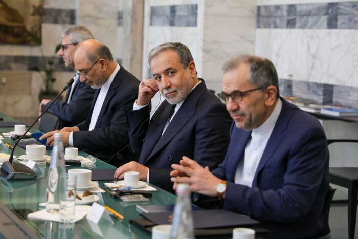 دیپلماسی ایران و آمریکا و بدخواهان آن/ چرا منطق ایران احتیاط است؟