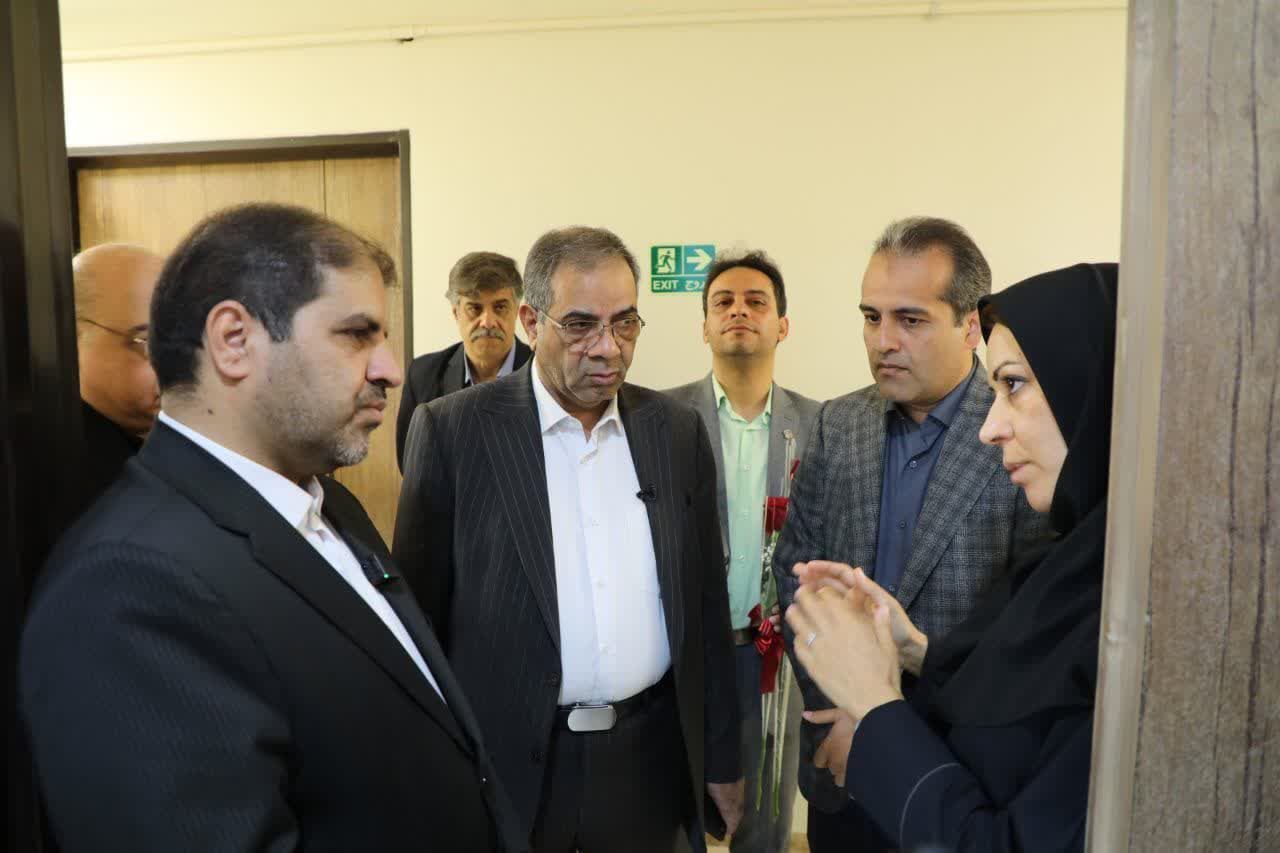 معاون استاندار یزد، ساماندهی ساختمان و زیربنای آزمایشگاه مرکزی استان را خواستار شد