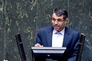 نماینده مجلس: فاصله زیاد حقوق شرکت‌های دولتی با دستگاه‌های اجرایی عادلانه نیست