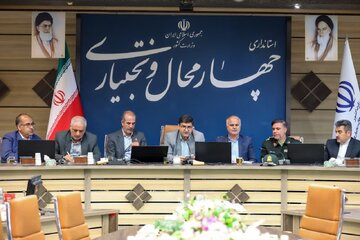 استاندار چهارمحال و بختیاری خواستار تامین قیر رایگان برای طرح‌های زیربنایی استان شد