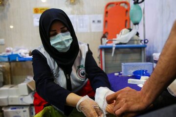 خدمات درمانی هلال احمر به زائران ایرانی در نجف و کربلا