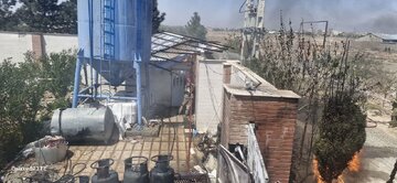 آتش‌سوزی در محل ذخیره گاز در کرج / جلوگیری از انفجار مخزن