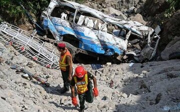 تصادف مرگبار در جنوب پاکستان جان دست‌کم ۱۴ نفر را گرفت