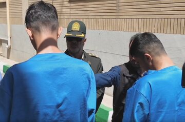 فیلم| دستگیری سارقین به عنف توسط پلیس قم