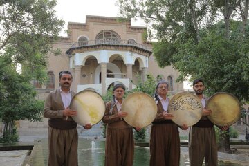نوای خانقاه‌های کردستان در سواحل خلیج فارس شنیده می‌شود