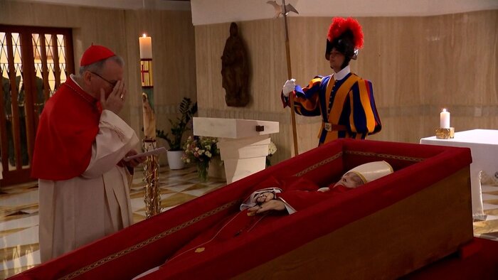 مراسم خاکسپاری پاپ فرانسیس روز شنبه برگزار میشود+ تصاویر