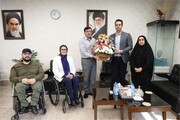 دیدار قهرمانان پارالمپیکی با کارگری