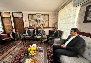 تکریم خانواده شهدا رسالت اصلی مدیران کردستان باشد