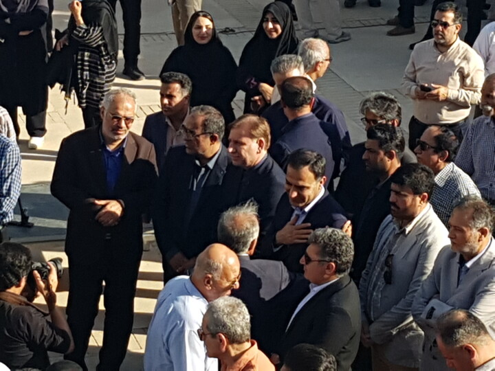 پیکر زنده یاد سید جعفر حمیدی چهره ماندگار ادبیات کشور در بوشهر تشییع شد