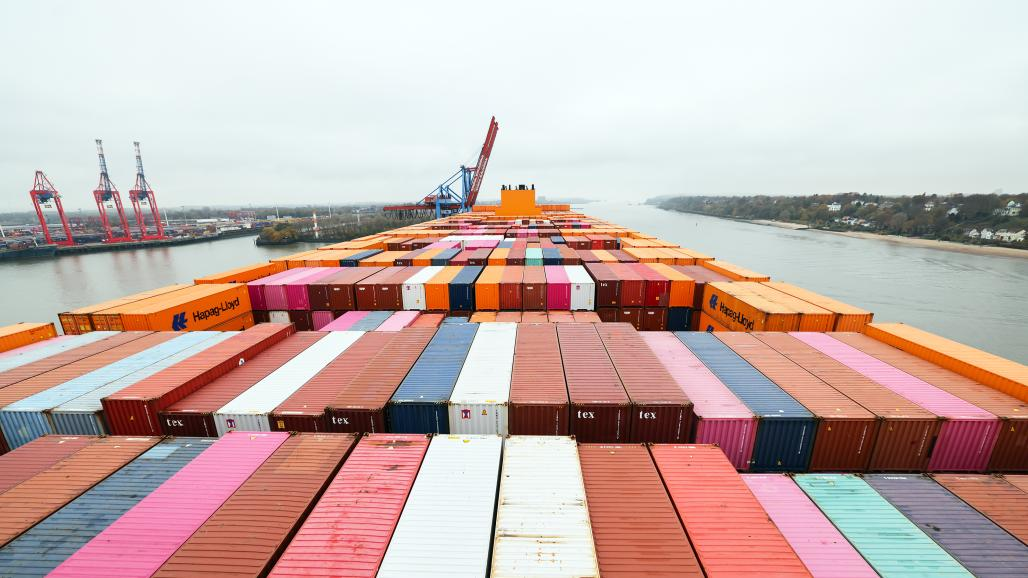 شوک ترامپ به اقتصاد جهان؛ کاهش رشد و سایه رکود بر سر بازارها