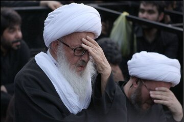دسته عزاداری شهادت امام صادق با حضور آیت‌الله وحید خراسانی در قم برپا شد