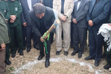 عملیات اجرایی یادمان شهدای قراویز با حضور استاندار همدان آغاز شد