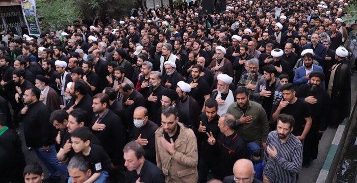 دسته عزاداری شهادت امام صادق با حضور آیت‌الله وحید خراسانی در قم برپا شد