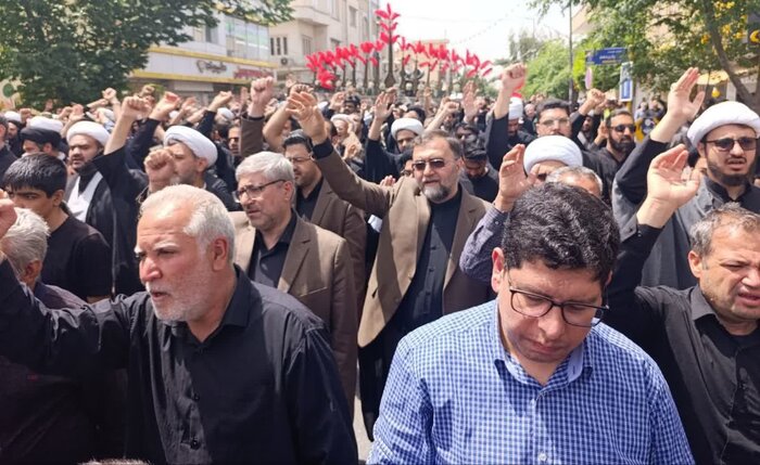 دسته عزاداری شهادت امام صادق با حضور آیت‌الله وحید خراسانی در قم برپا شد